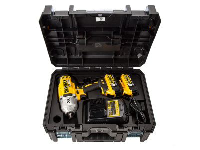 Гайковерт акумулаторен ударен Dewalt DCF899P2